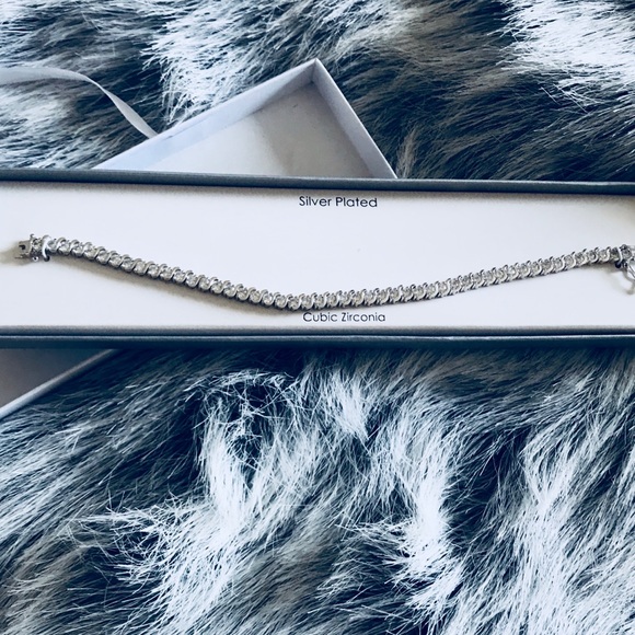 *5 FOR $25* NWT Silver Plated Tennis Bracelet - Picture 4 of 5